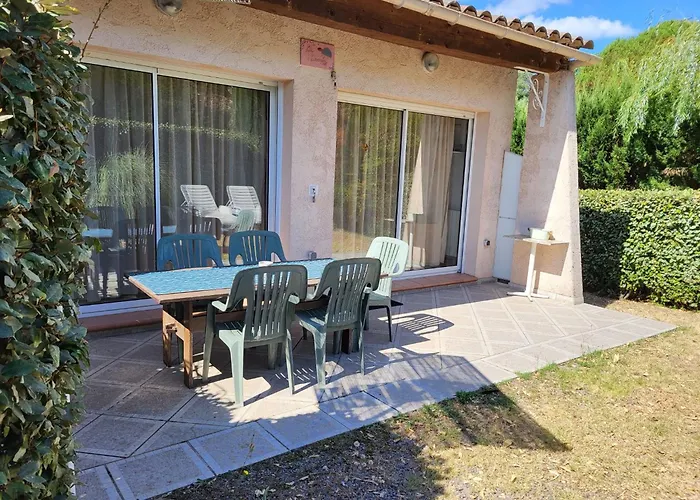 Villa La Soleiade: Lakeside Gites with AC near Cannes