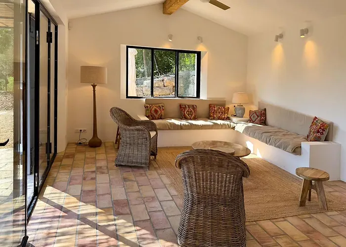 Provencal Farmhouse 4 Guests Private Pool